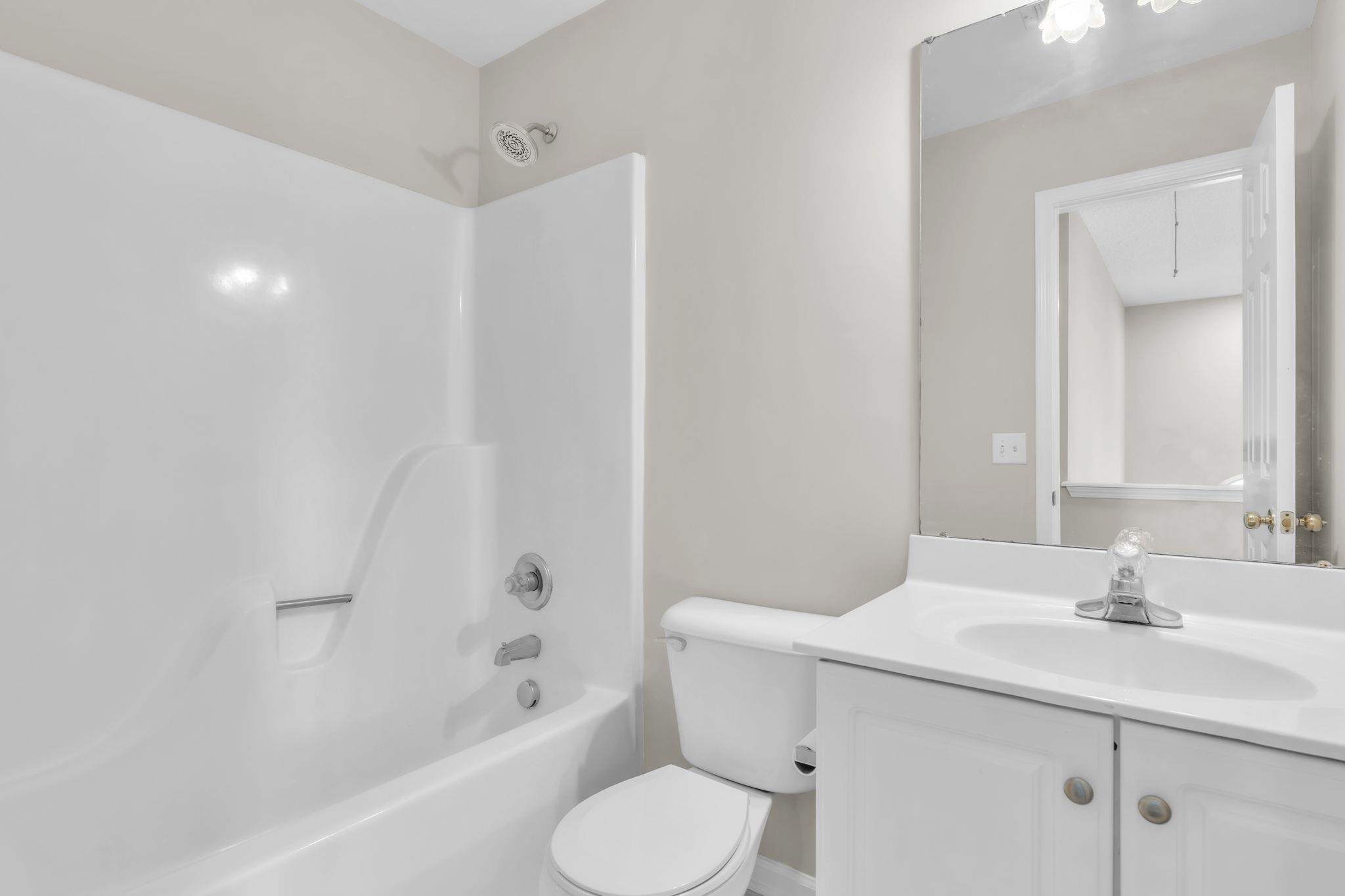 218 Windsong Way Moore, SC 29369 - Photo 17 of 19 Full bath upstairs