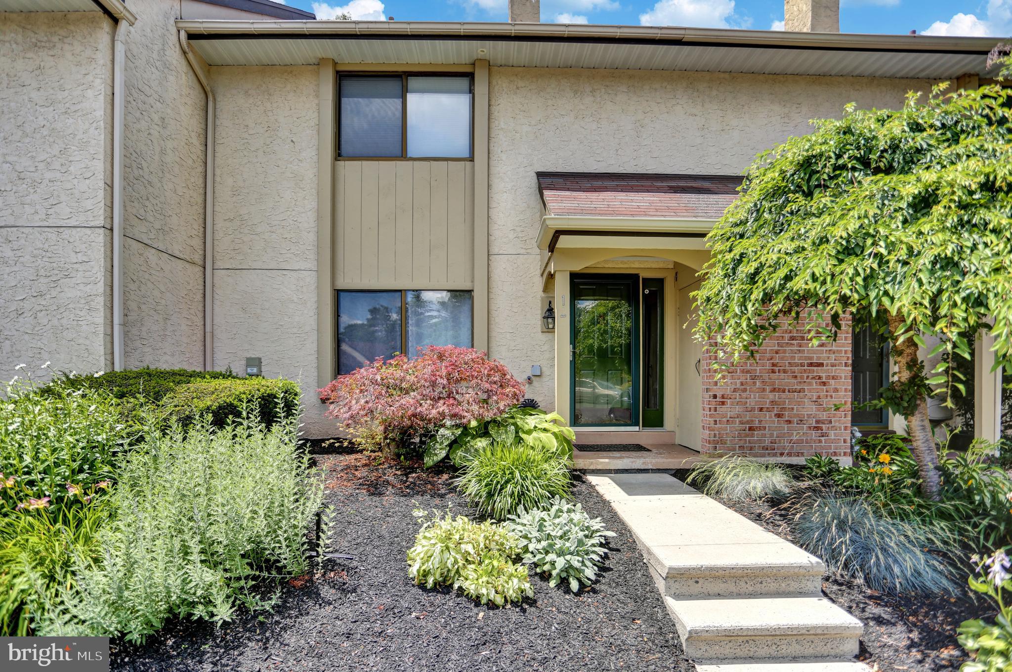 12 Pine Woods Court Reading, PA 19607 - Photo 2 of 20