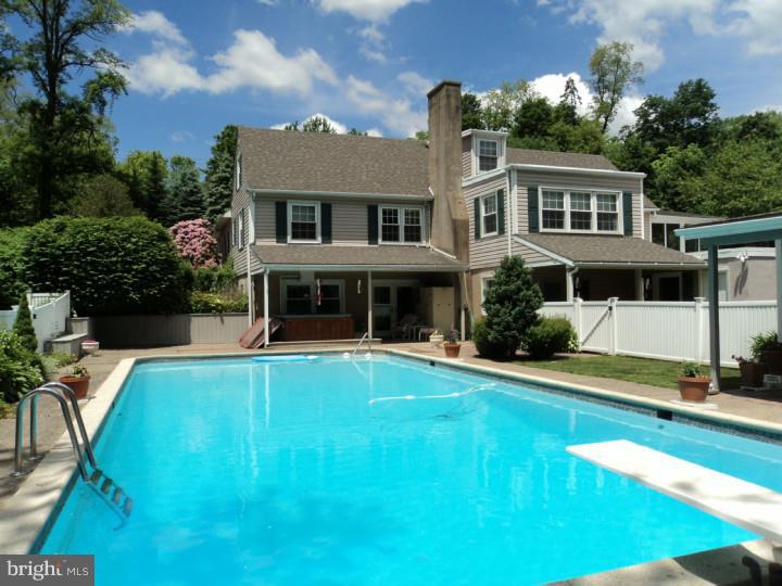 6670 Upper York Road New Hope, PA 18938 - Photo 23 of 25 Exterior Back