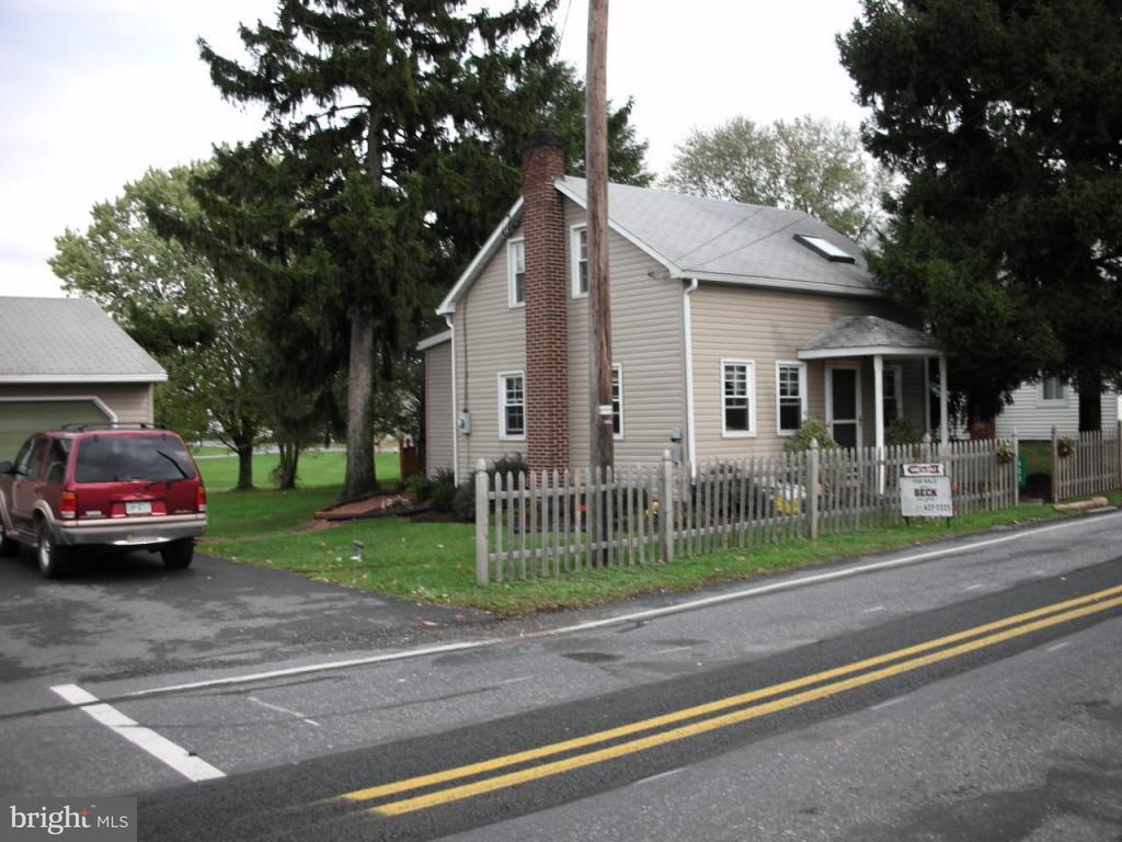 423 East Lexington Road Lititz, PA 17543 - Photo 1 of 19