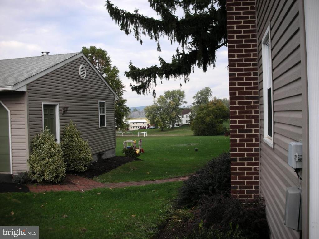 423 East Lexington Road Lititz, PA 17543 - Photo 15 of 19