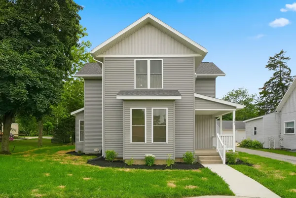 $299,900 | 121 North Oak Street, Columbia City, IN 46725