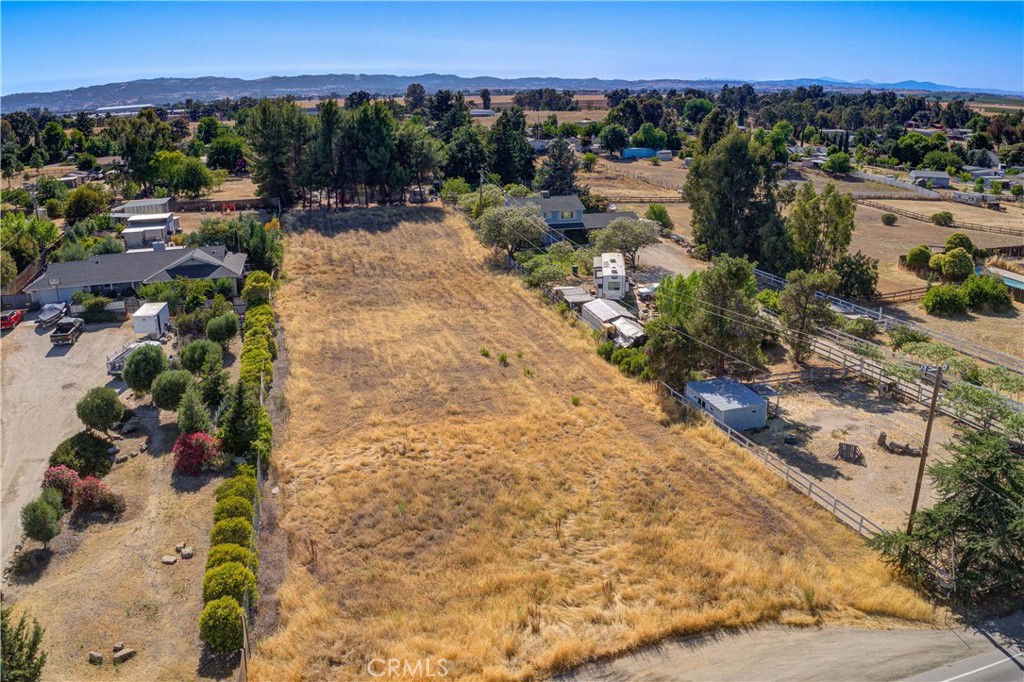 4515 Jardine Road Paso Robles, CA 93446 - Photo 3 of 12 a view of a city