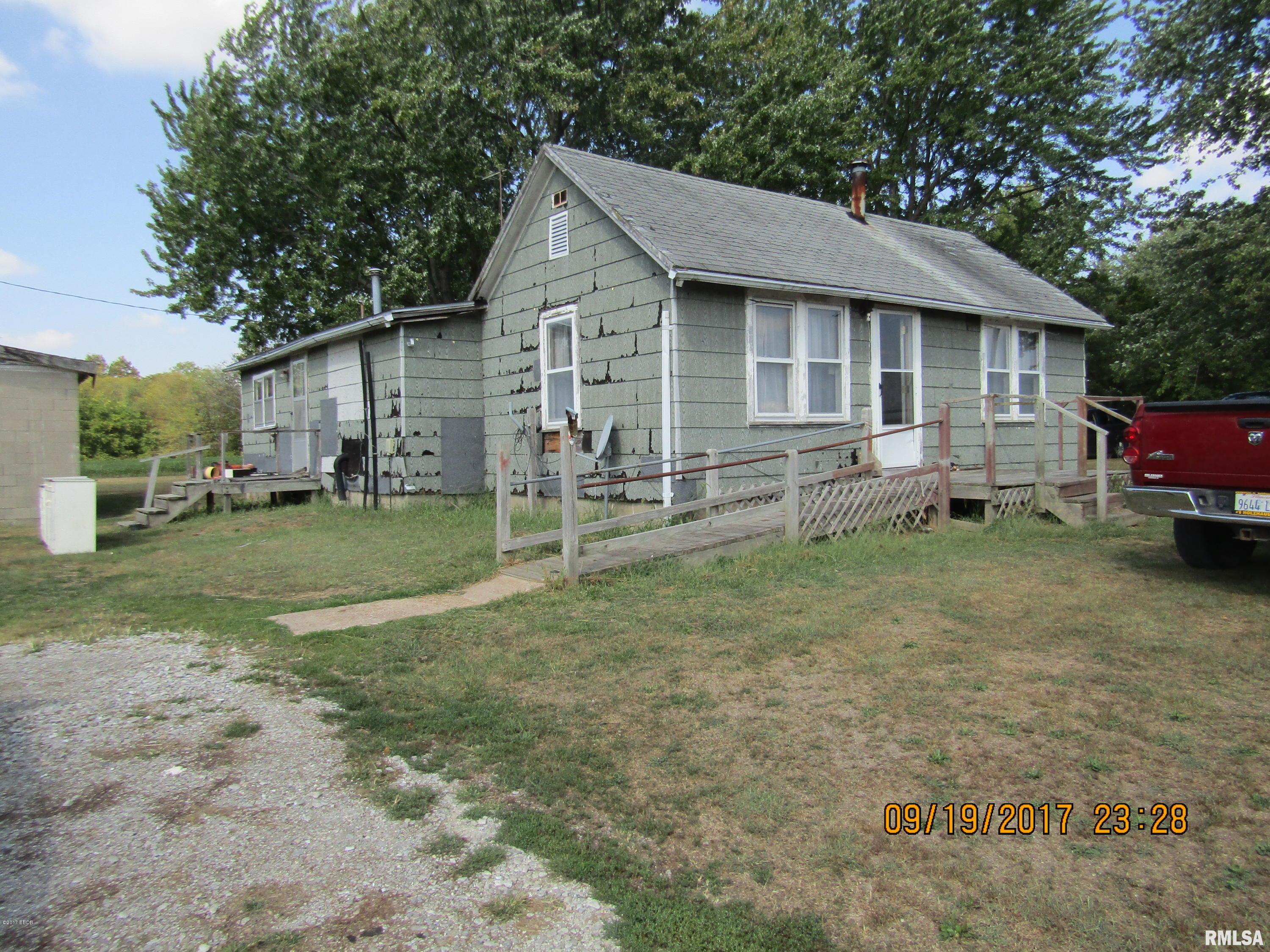 3331 Norton Road Sandoval, IL 62882 - Photo 1 of 15