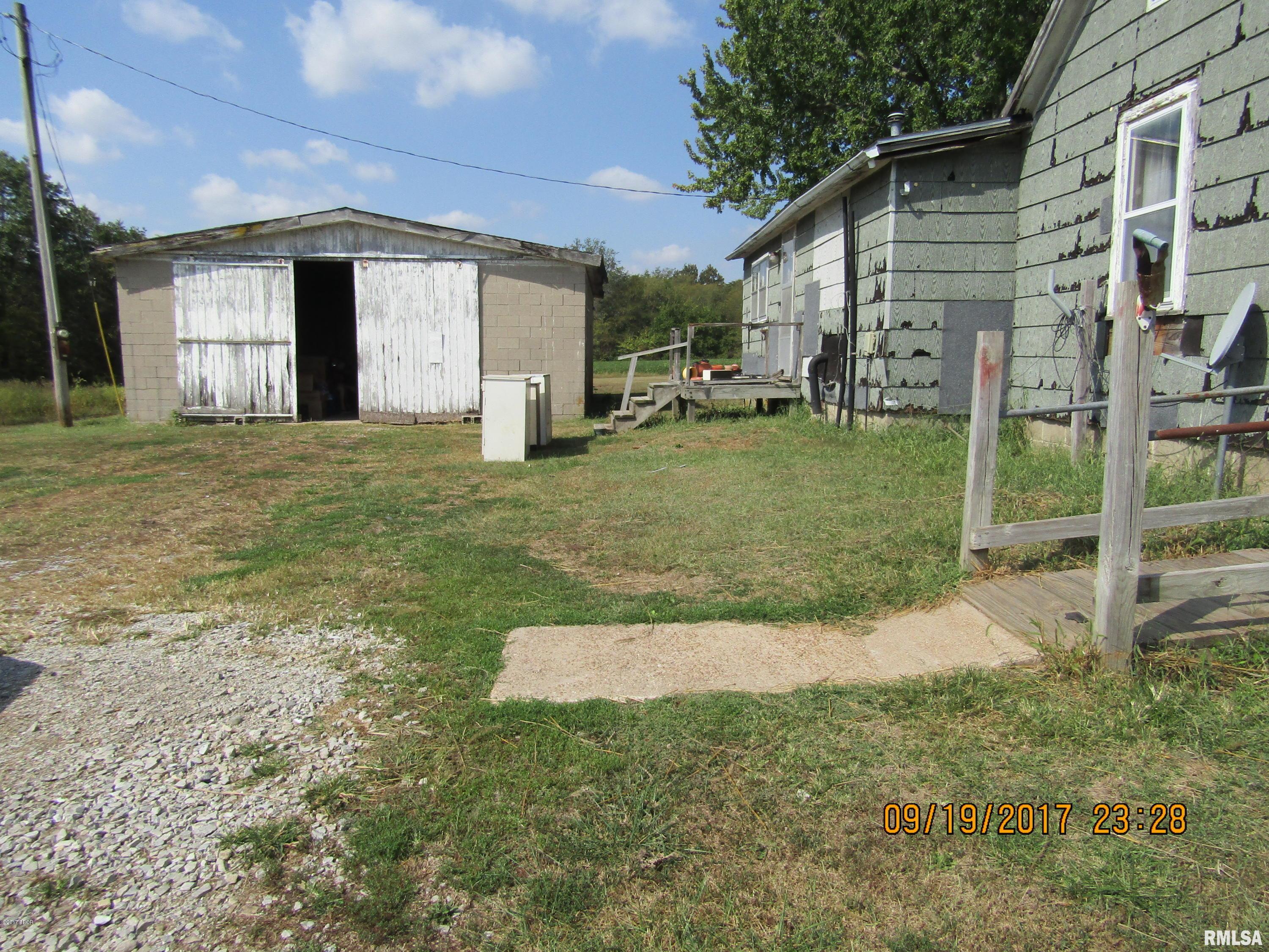 3331 Norton Road Sandoval, IL 62882 - Photo 3 of 15