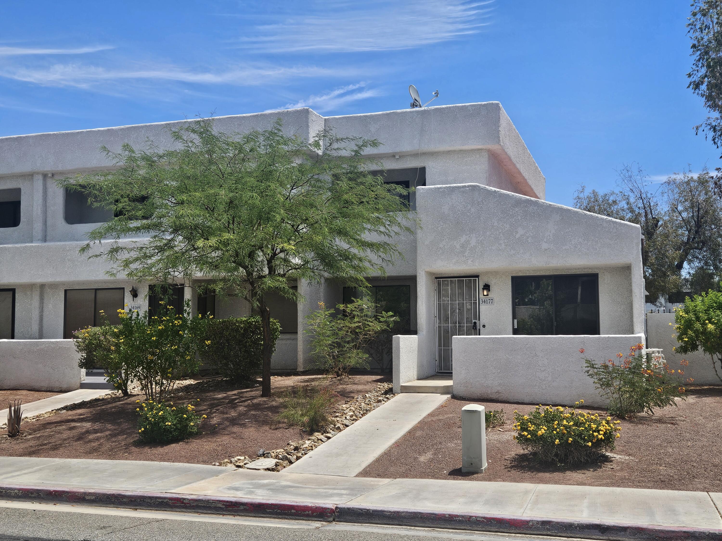 34177 Emily Way Rancho Mirage, CA 92270 - Photo 2 of 17 34177 Emily Way