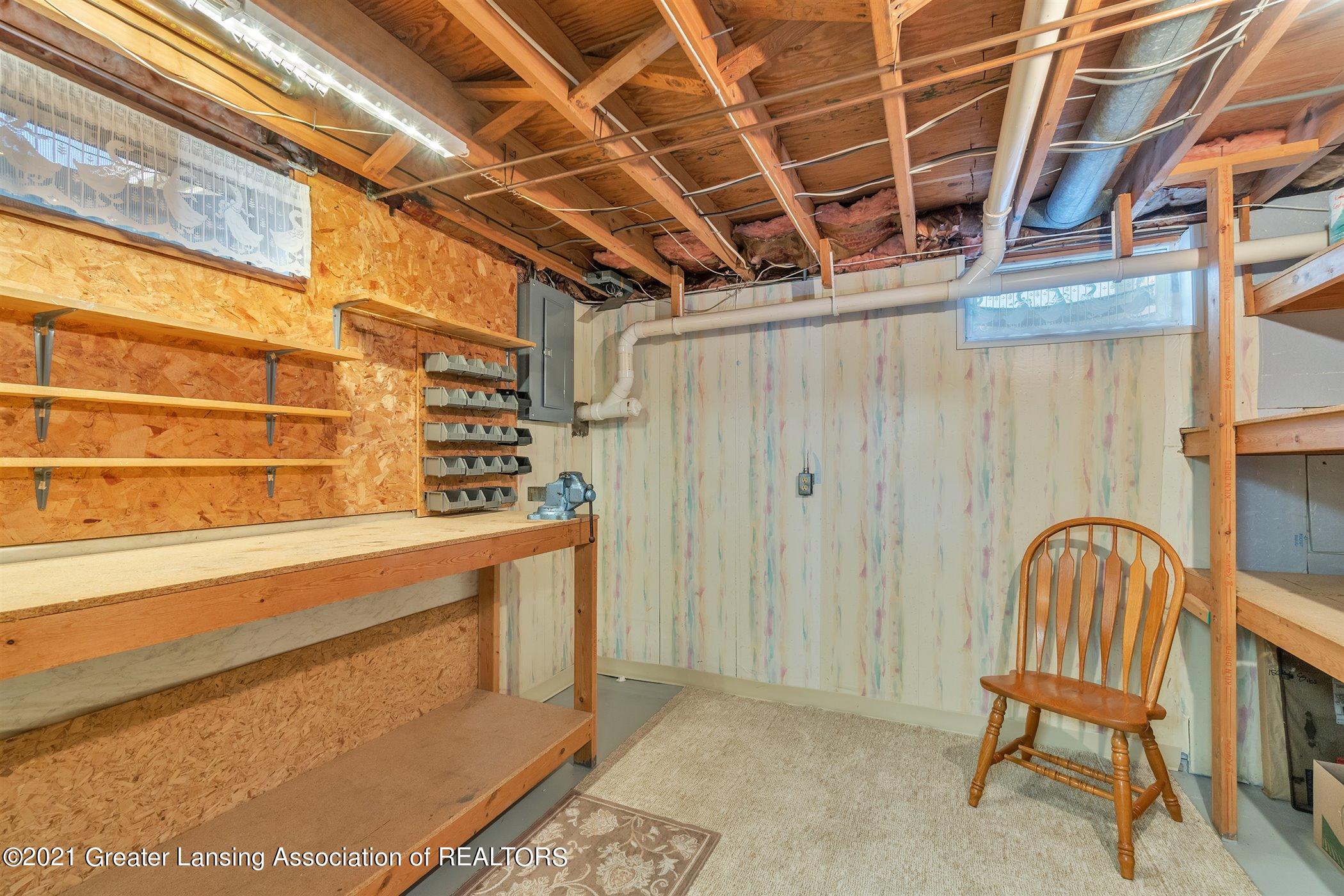 922 Robins Road Lansing, MI 48917 - Photo 27 of 34 Work Room