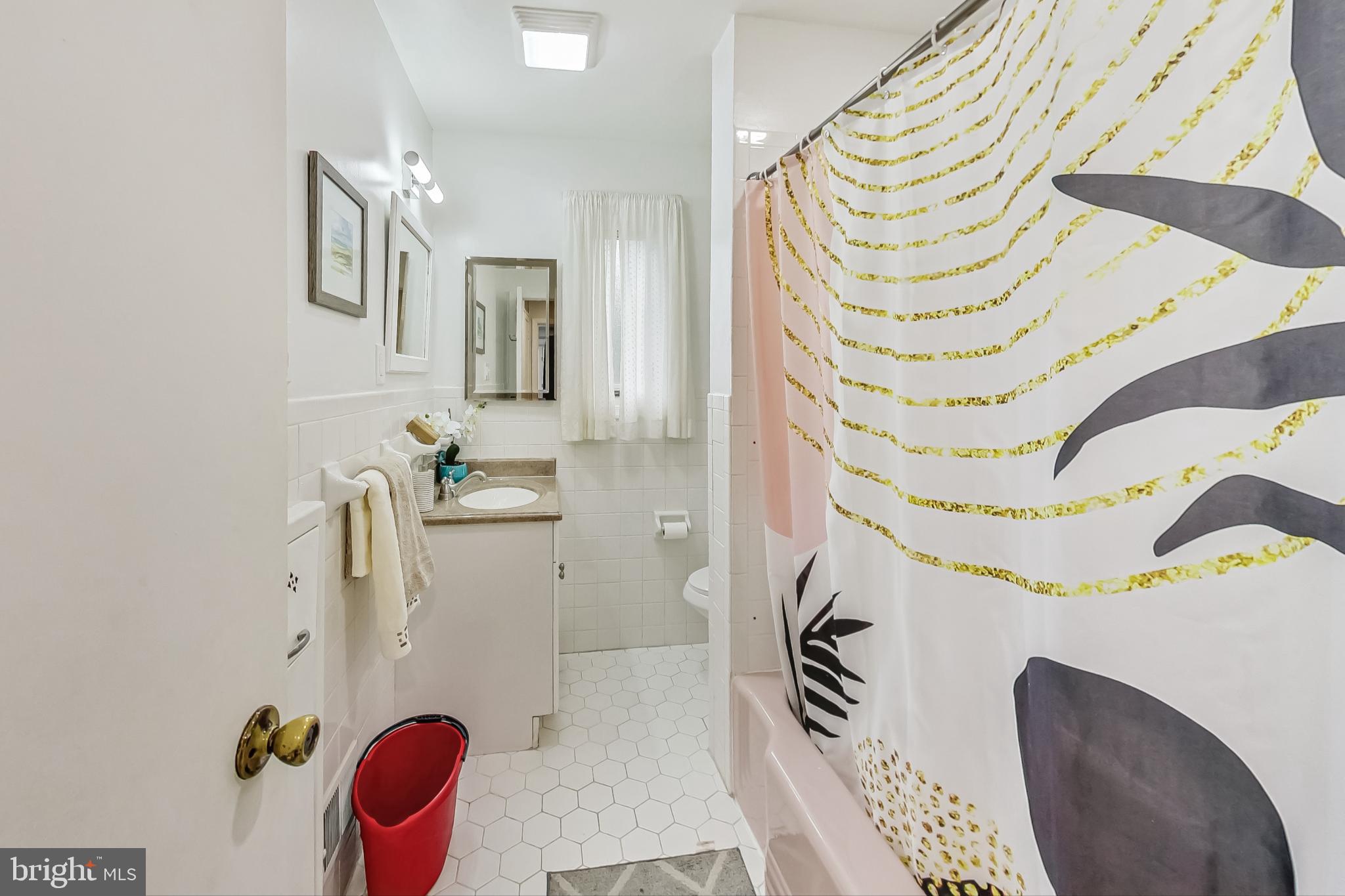 5906 Camberly Avenue Springfield, VA 22150 - Photo 16 of 36 Gallery Image 16