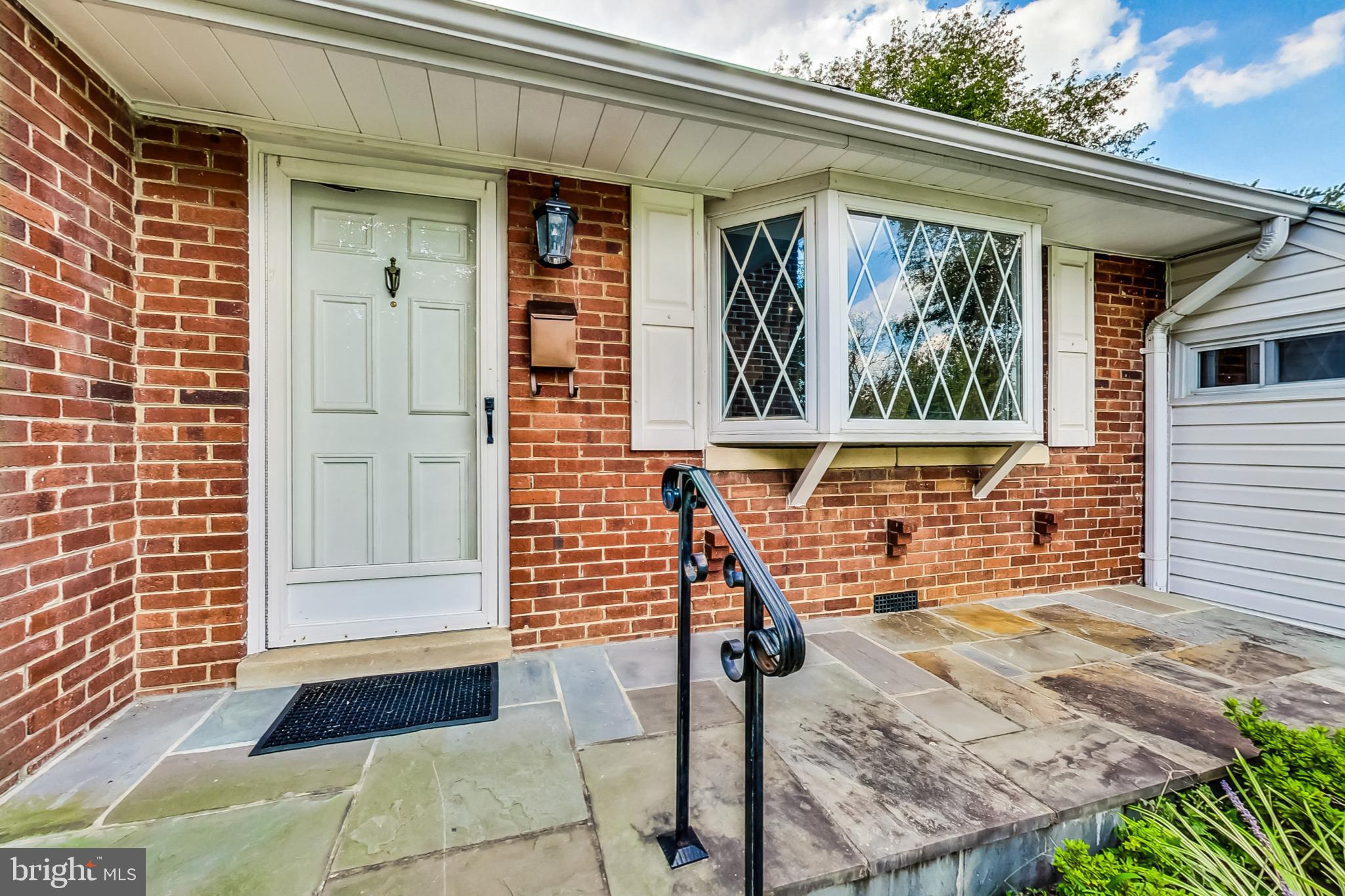 5906 Camberly Avenue Springfield, VA 22150 - Photo 4 of 36 Gallery Image 4