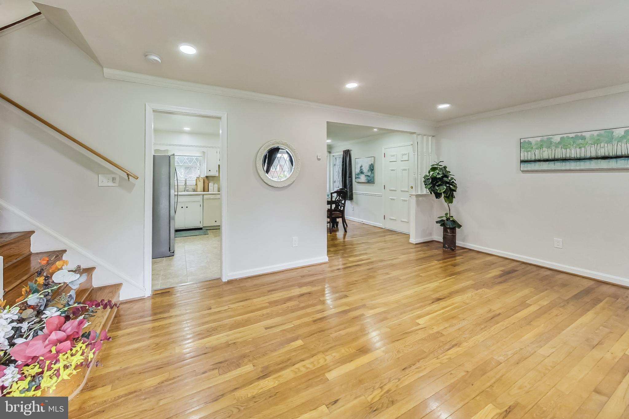 5906 Camberly Avenue Springfield, VA 22150 - Photo 5 of 36 Gallery Image 5
