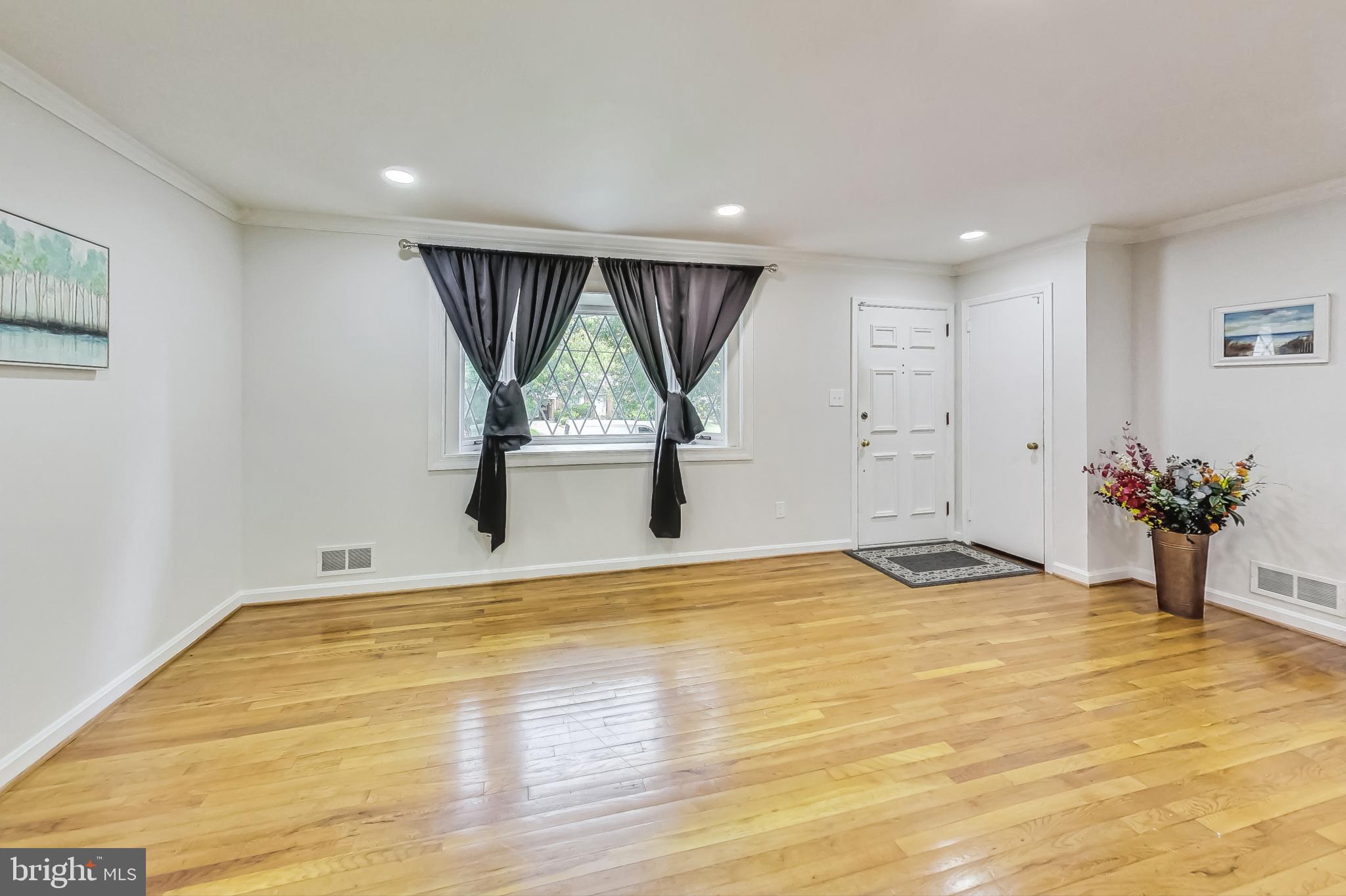 5906 Camberly Avenue Springfield, VA 22150 - Photo 6 of 36 Gallery Image 6
