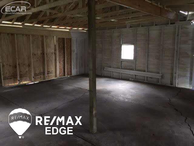 4145 Richfield Road Flint, MI 48506 - Photo 10 of 16 21172629-9.JPG