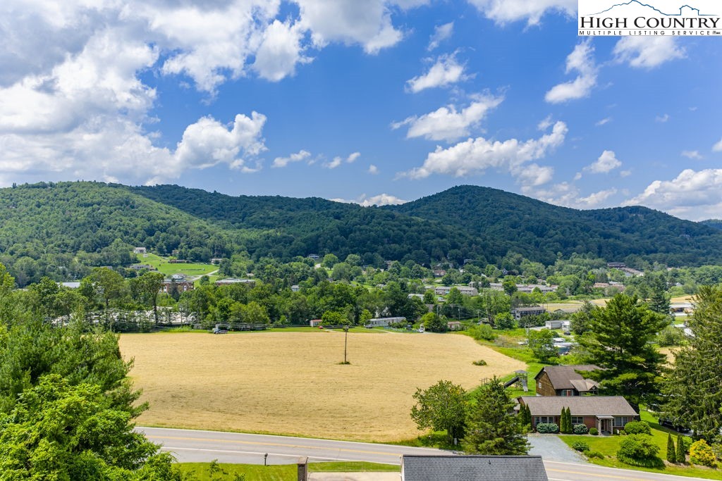 1821 Deerfield Road Boone, NC 28607 - Photo 10 of 33