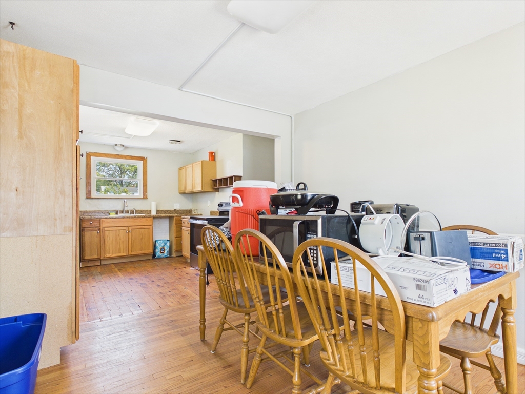5 Barber Street Springfield, MA 01109 - Photo 24 of 41
