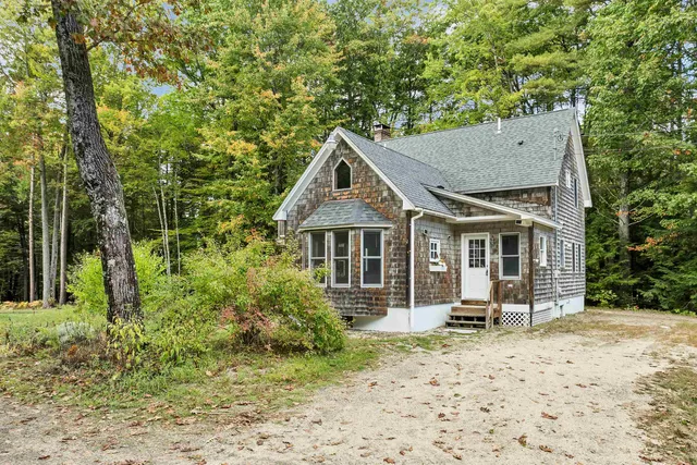 $399,000 | 8 Beech River Circle, Ossipee, NH 03814