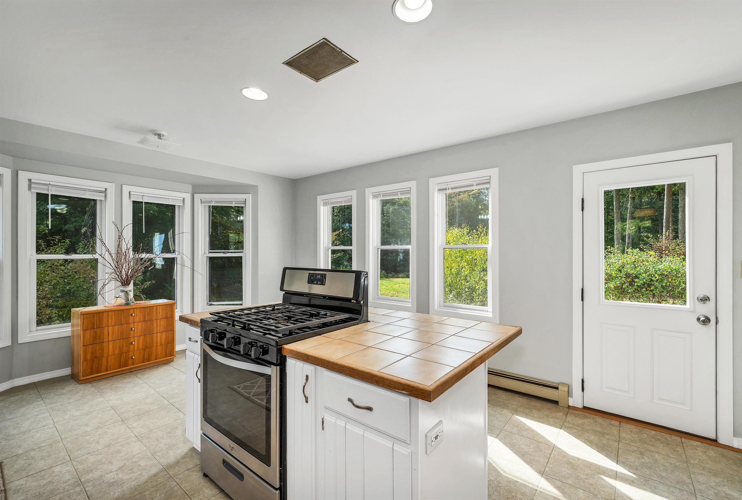 8 Beech River Circle Ossipee, NH 03814 - Photo 6 of 43