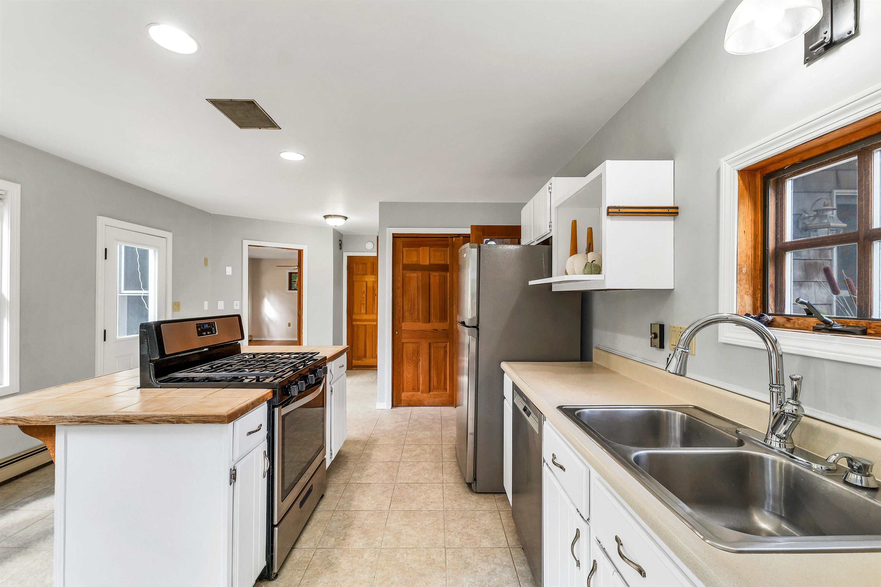 8 Beech River Circle Ossipee, NH 03814 - Photo 9 of 43