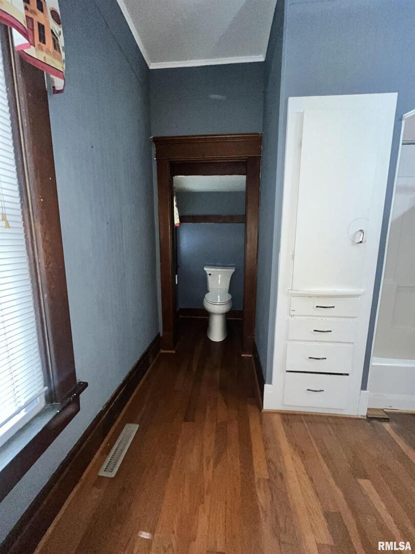 226 2nd Avenue South Clinton, IA 52732 - Photo 11 of 24