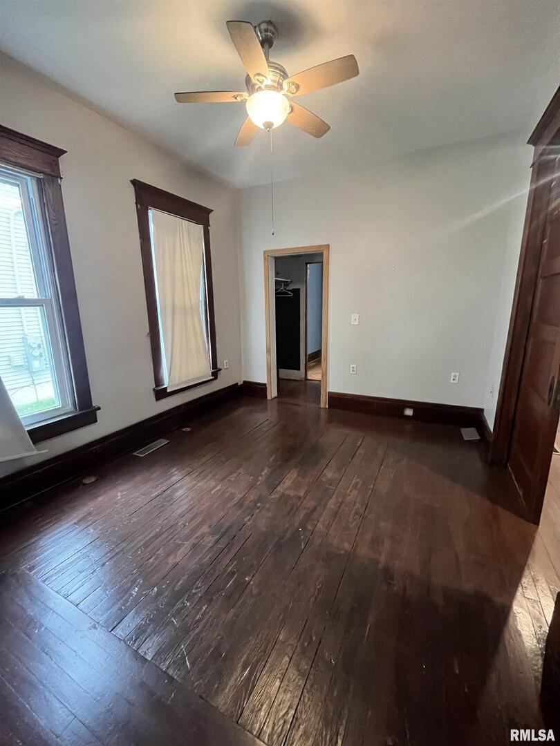 226 2nd Avenue South Clinton, IA 52732 - Photo 8 of 24