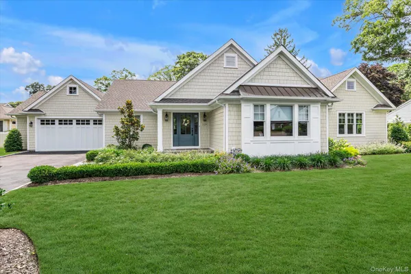 $1,400,000 | 129 Fillmore Street, Centerport, NY 11721