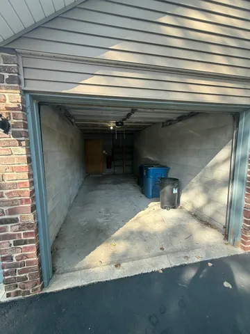 $2,800 | 710 Knoxbury Drive, Unit 1, Schererville, IN 46375