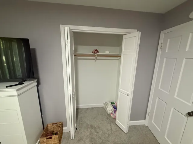 $2,800 | 710 Knoxbury Drive, Unit 1, Schererville, IN 46375