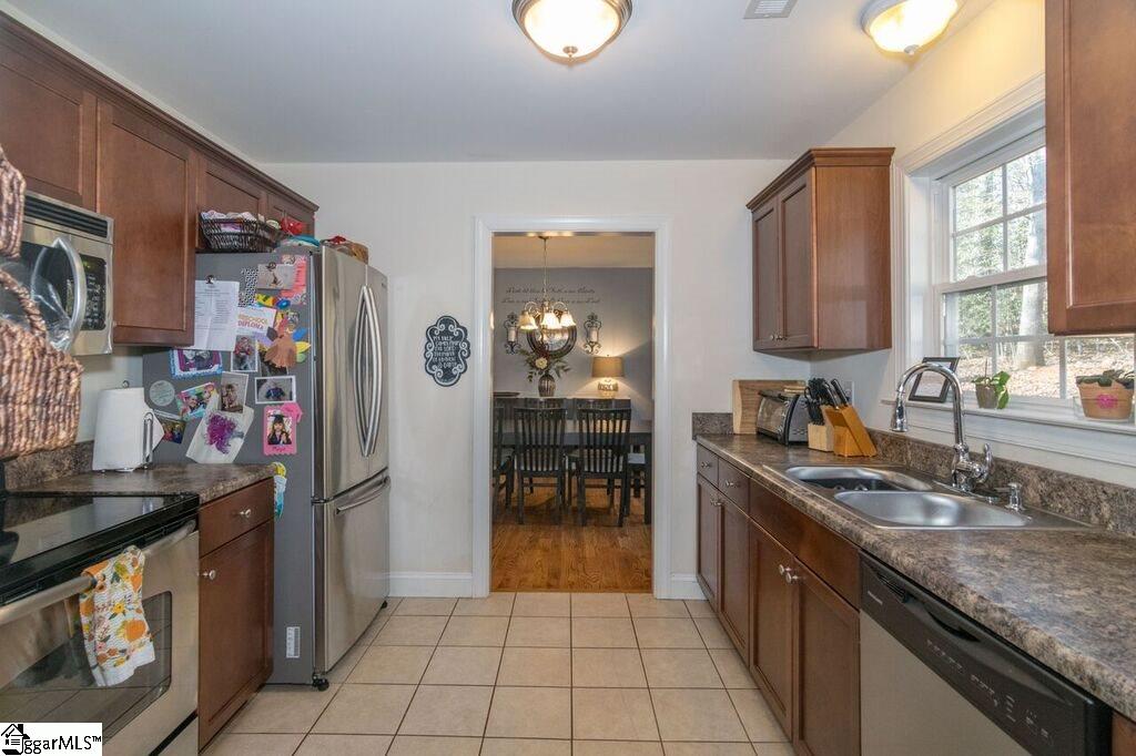 141 Old Rutherford Road Taylors, SC 29687 - Photo 4 of 14