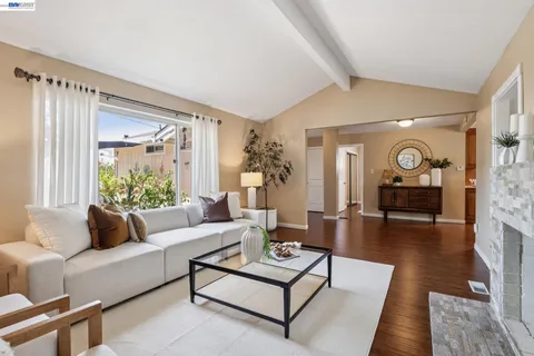 $1,169,000 | 33166 Basswood Avenue, Union City, CA 94587