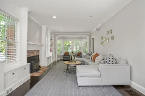 $1,650,000 | 12 Shawmut Avenue, Wayland, MA 01778