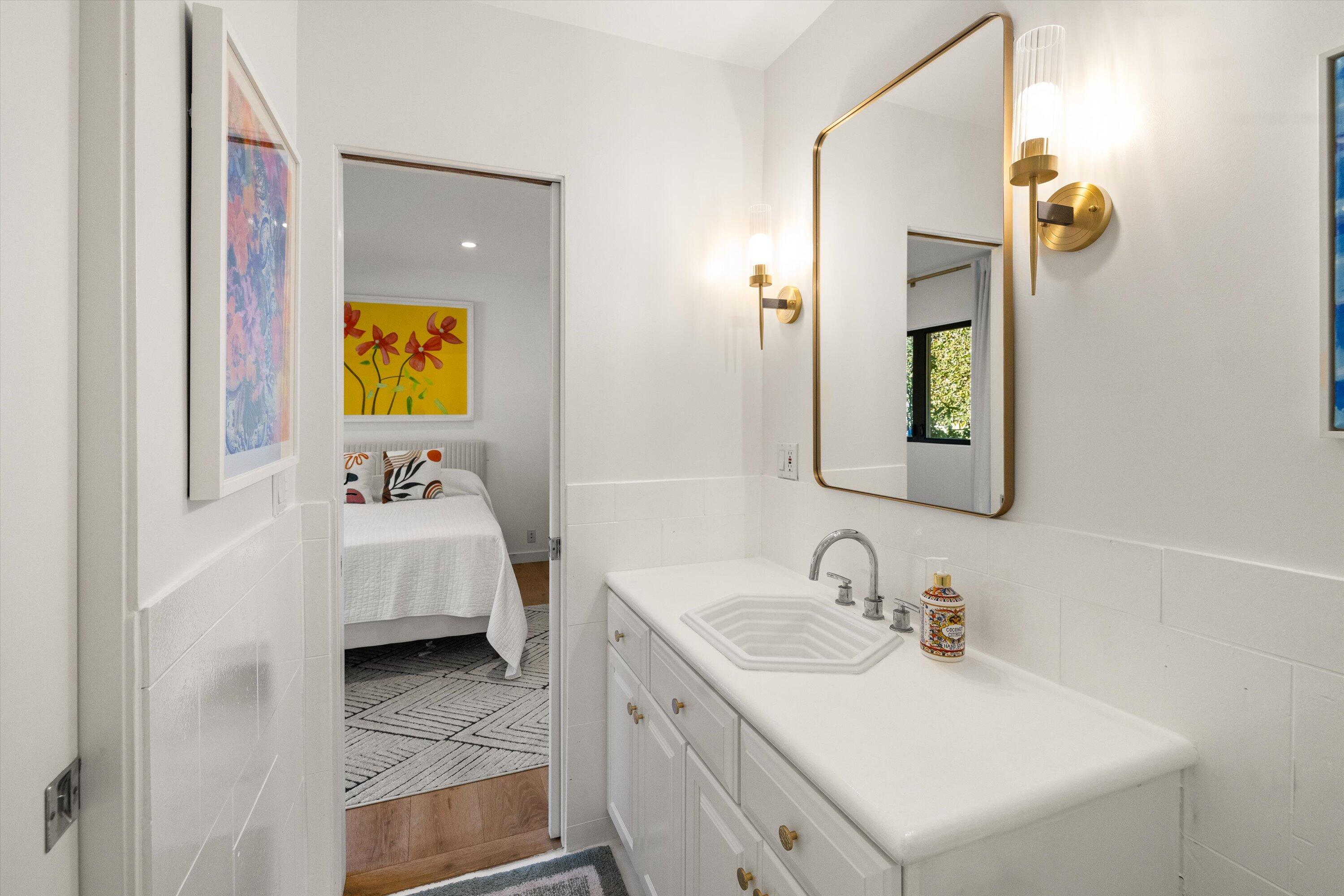 505 El Bosque Road Montecito, CA 93108 - Photo 20 of 39 Bathroom 2