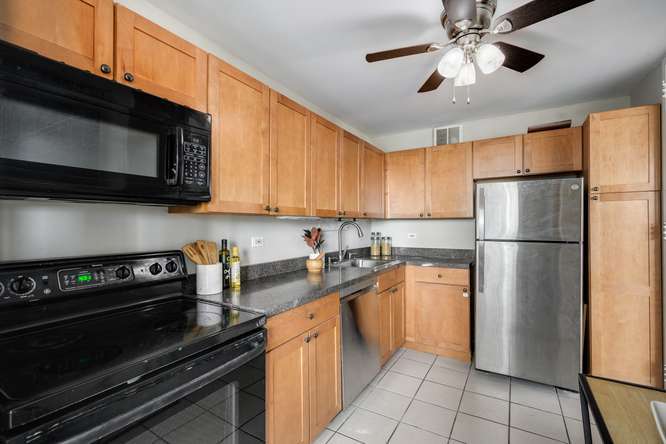 655 West Irving Park Road, Unit 410 Chicago, IL 60613 - Photo 10 of 25 Gallery Image 10