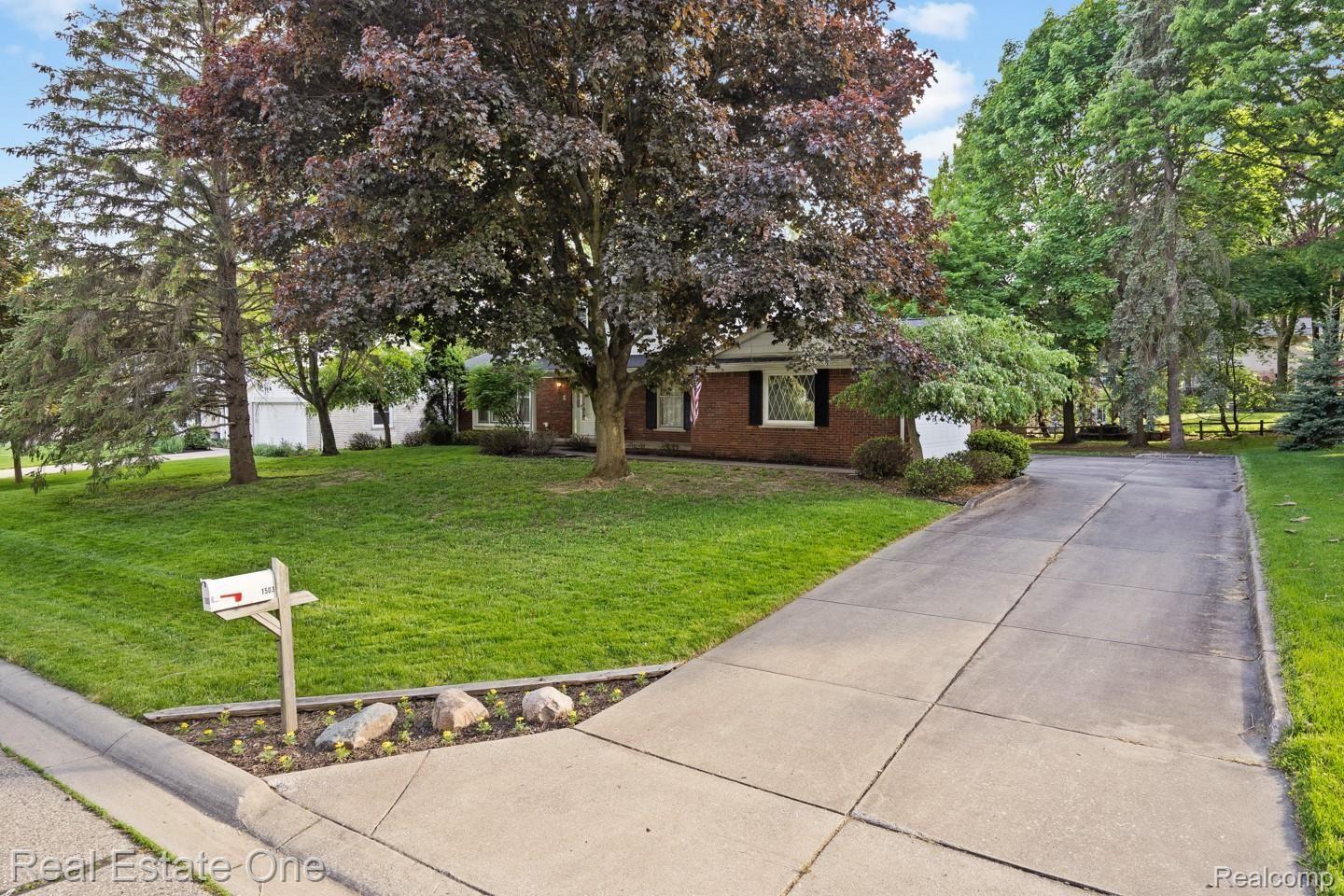 1503 Biggers Drive Rochester, MI 48309 - Photo 25 of 29 DSC03712.jpg