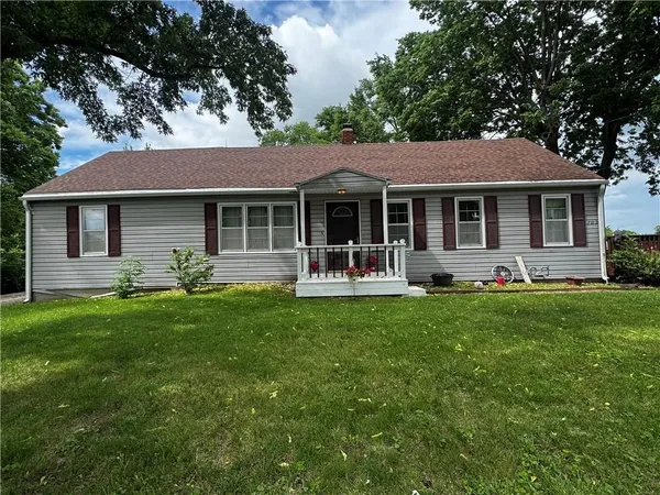 $255,000 | 705 East Price Avenue, Savannah, MO 64485