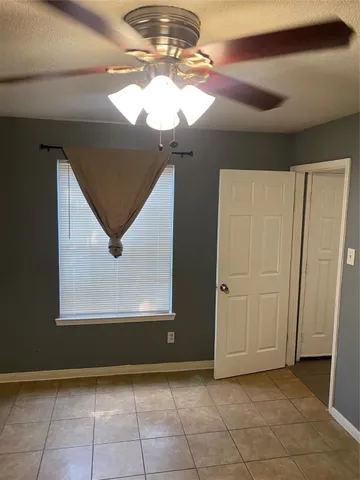 $1,100 | 9700 Leawood Boulevard, Unit 205, Houston, TX 77099