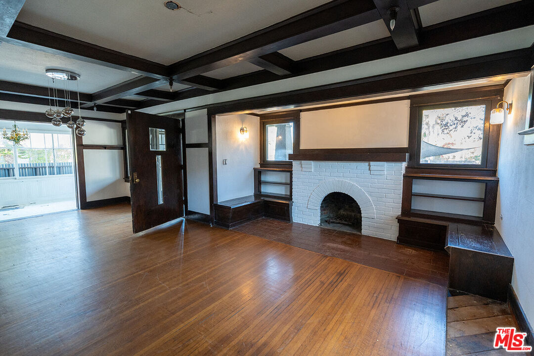 1801 Shell Avenue Venice, CA 90291 - Photo 2 of 12 a view of a livingroom with fireplace and hardwood floor