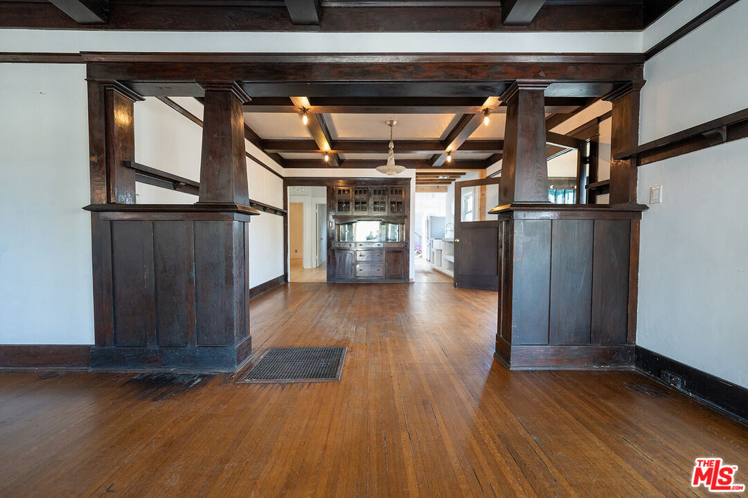 1801 Shell Avenue Venice, CA 90291 - Photo 4 of 12 a view of entryway with wooden floor