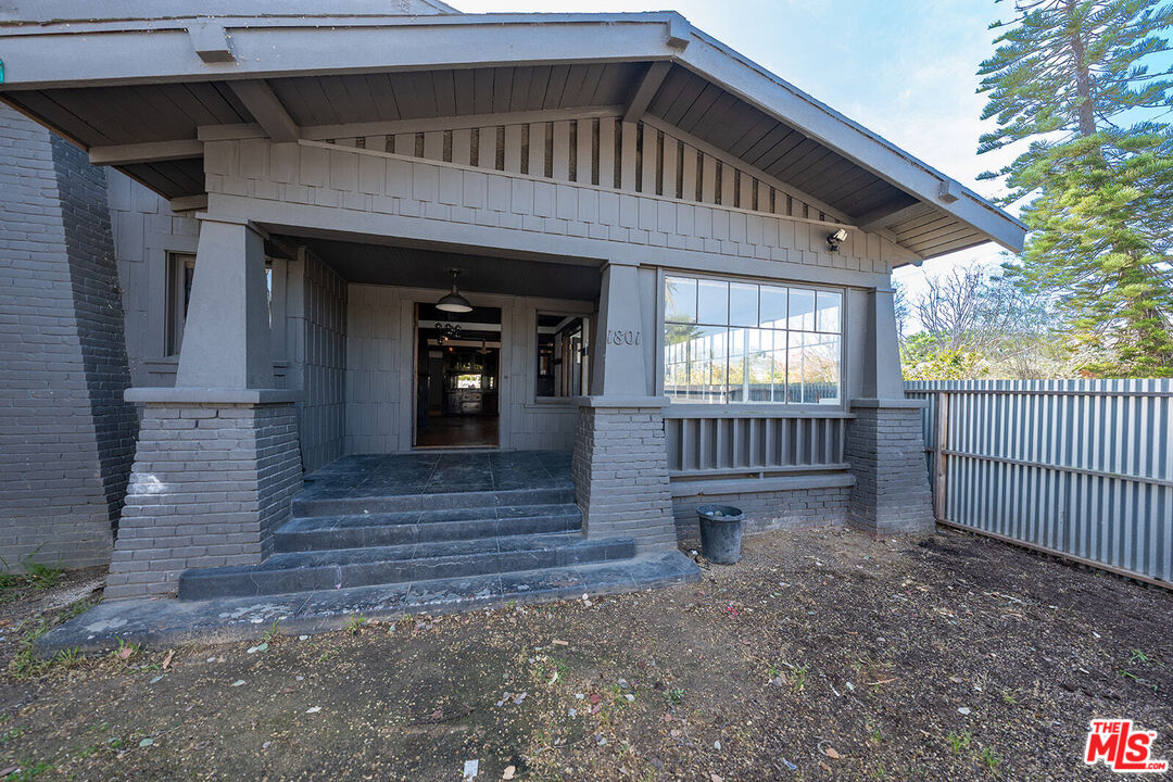 1801 Shell Avenue Venice, CA 90291 - Photo 9 of 12 a front view of a house with stairs