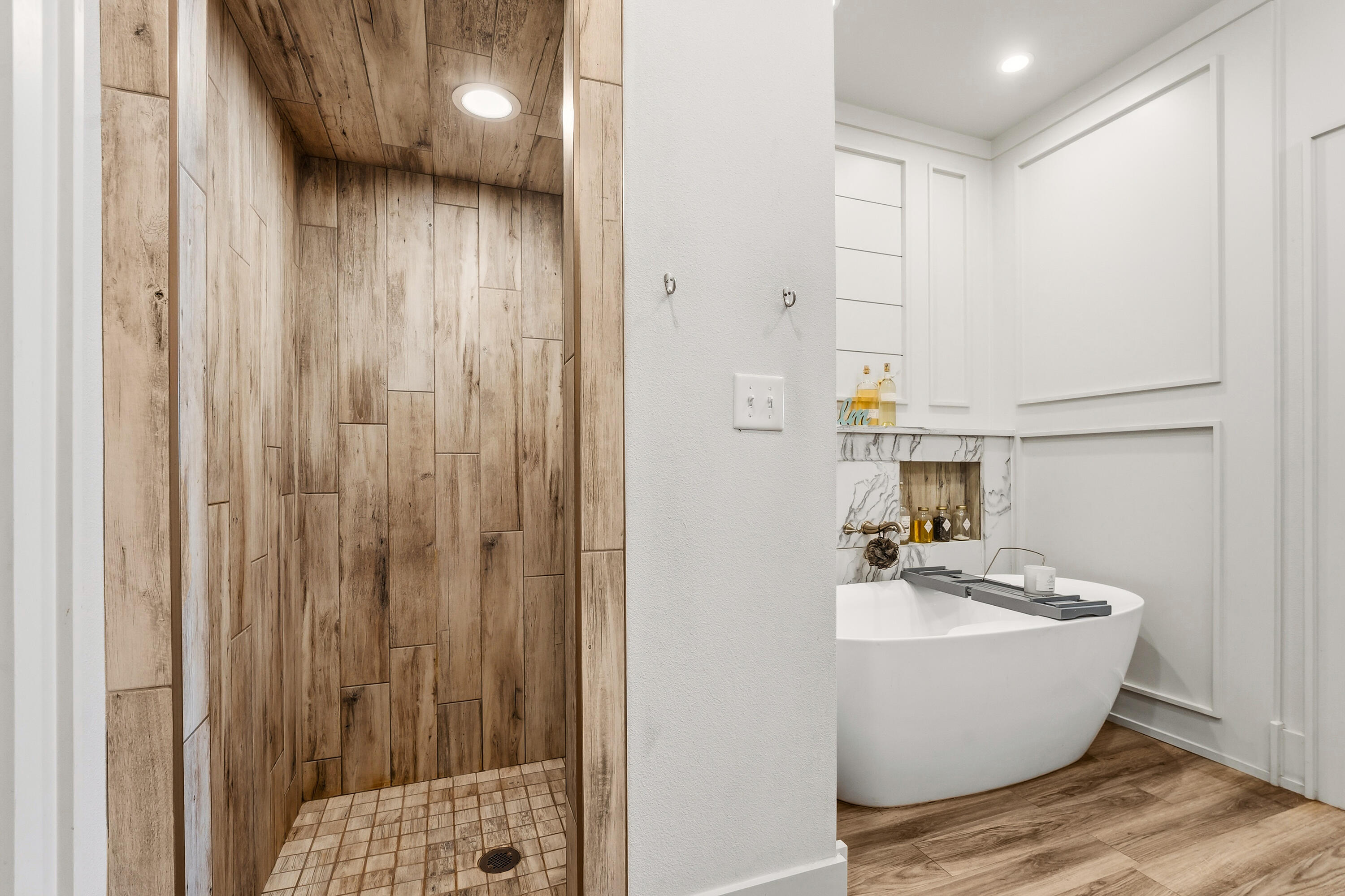 1113 16th Street Shallowater, TX 79363 - Photo 20 of 33 a bathroom with a sink and mirror