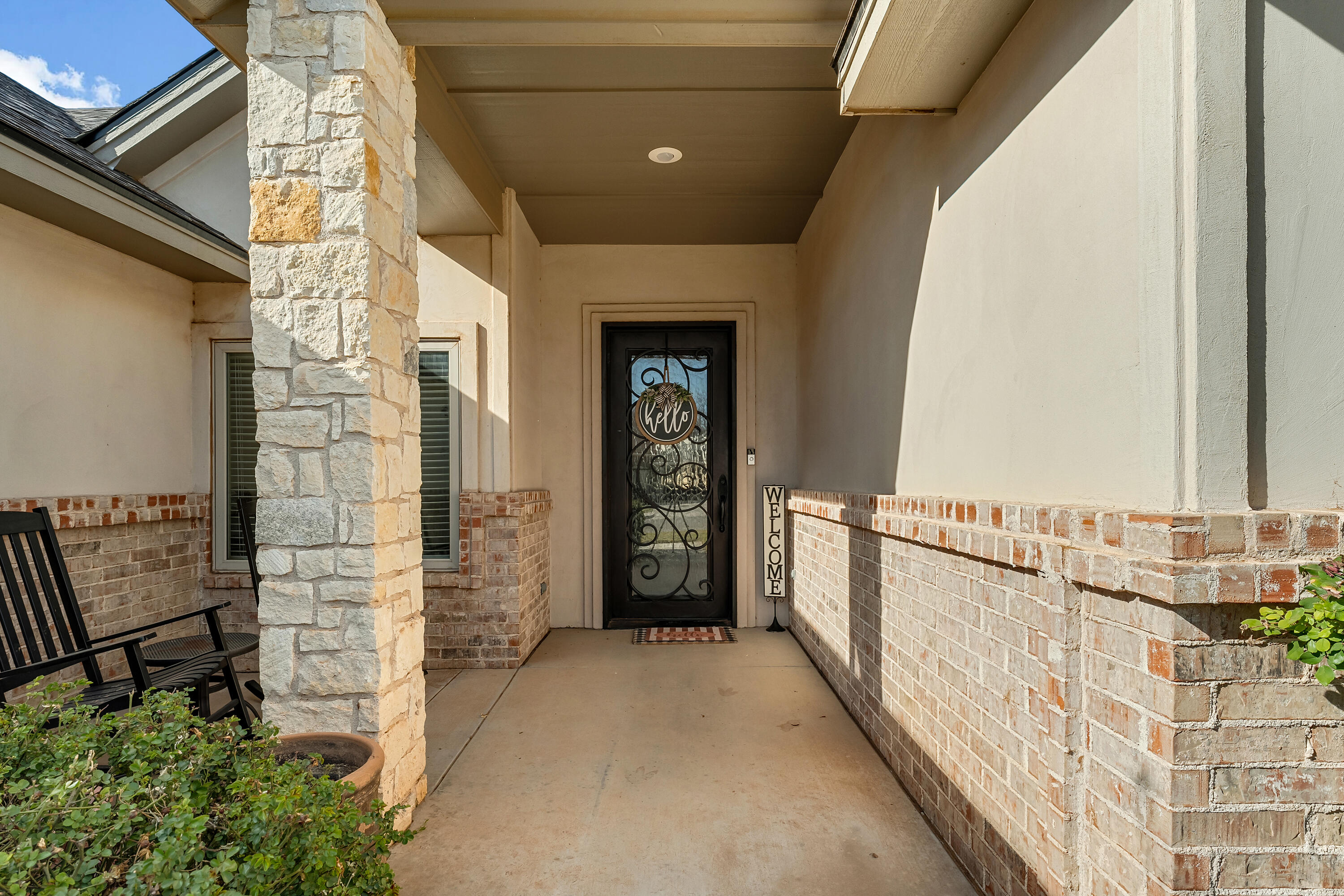 1113 16th Street Shallowater, TX 79363 - Photo 2 of 33 a view of a entryway door of the house