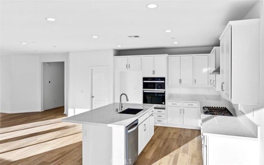 12885 Big Valley Court Riverside, CA 92503 - Photo 3 of 14