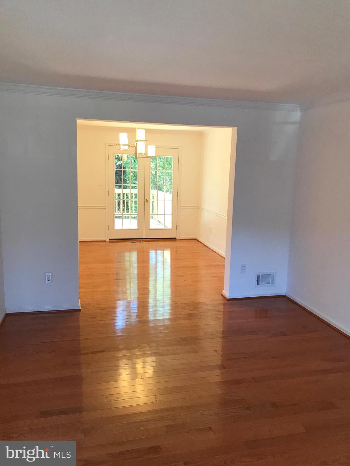 2290 Cartbridge Road Falls Church, VA 22043 - Photo 2 of 37 Gallery Image 2