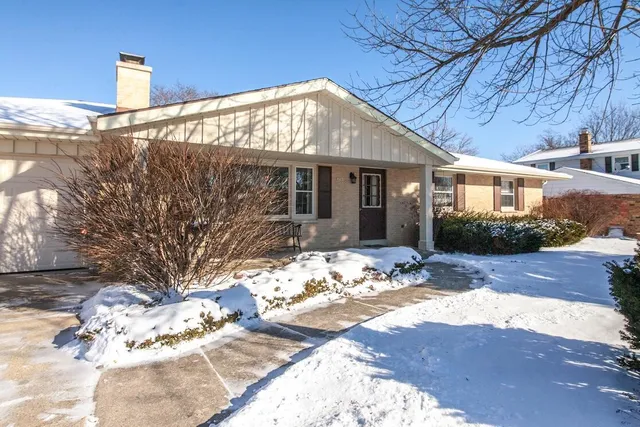 $434,900 | 3580 South Brentwood Road, New Berlin, WI 53151