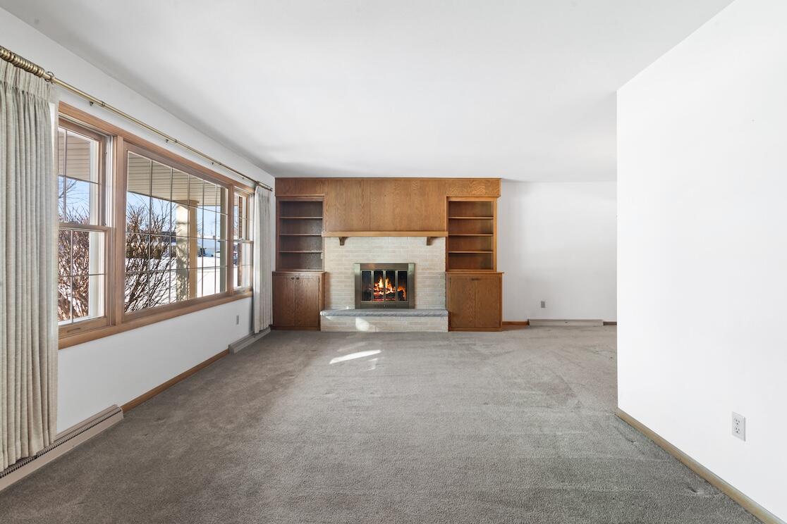 3580 South Brentwood Road New Berlin, WI 53151 - Photo 22 of 44 View From Foyer