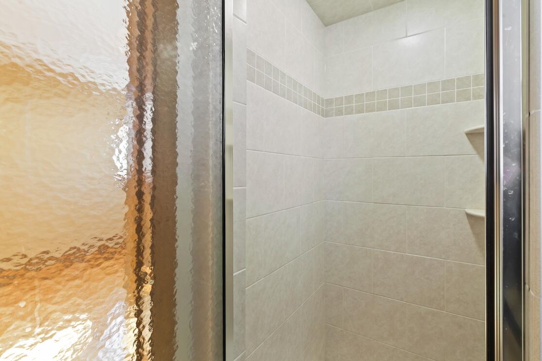 3580 South Brentwood Road New Berlin, WI 53151 - Photo 33 of 44 Updated Shower Stall