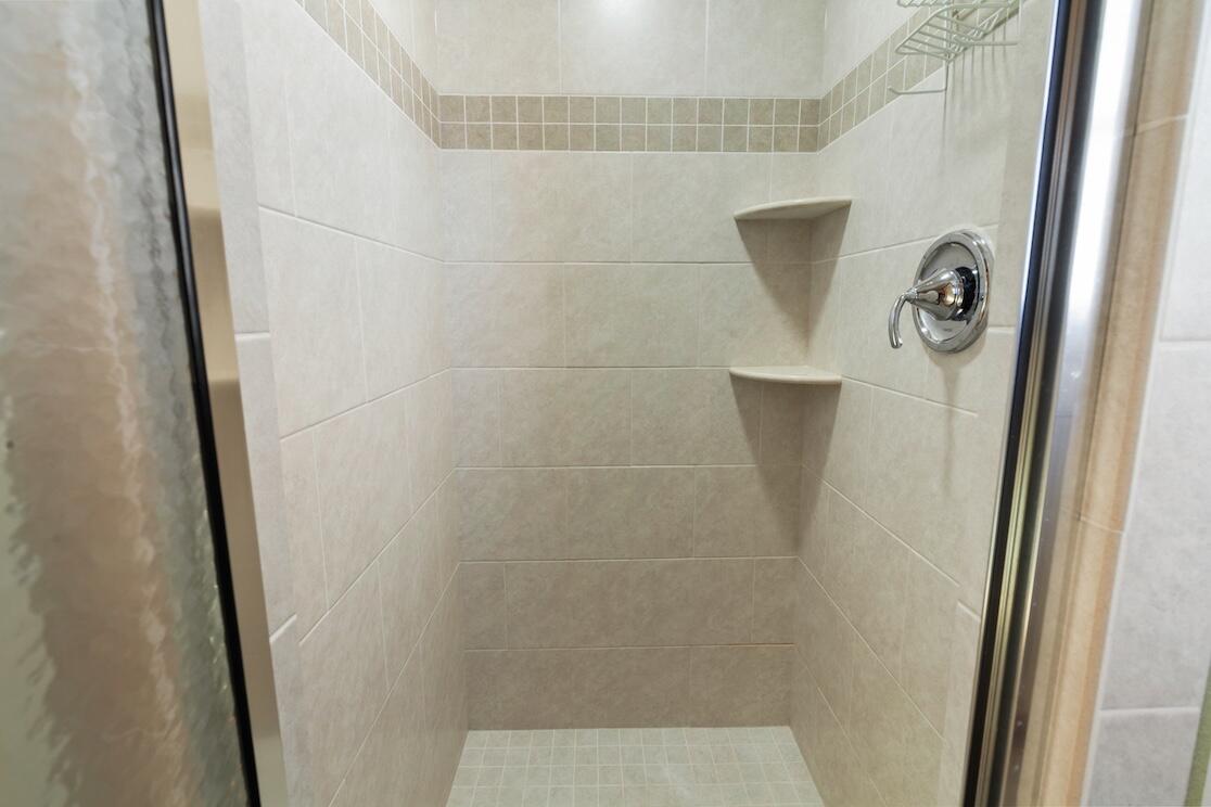 3580 South Brentwood Road New Berlin, WI 53151 - Photo 34 of 44 Tile Shower