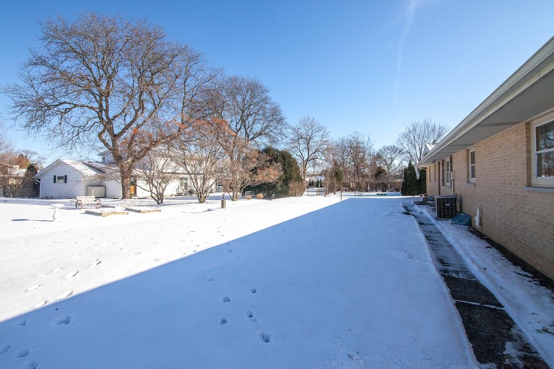 3580 South Brentwood Road New Berlin, WI 53151 - Photo 40 of 44 Backyard