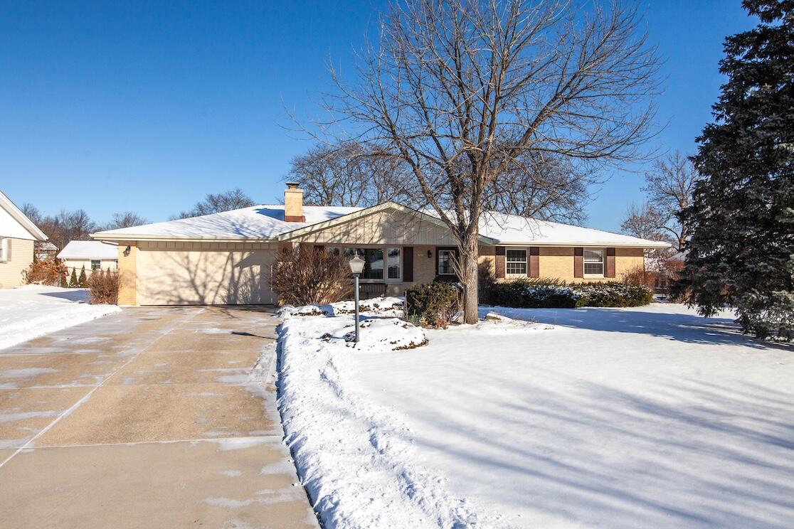 3580 South Brentwood Road New Berlin, WI 53151 - Photo 44 of 44 Welcome Home!