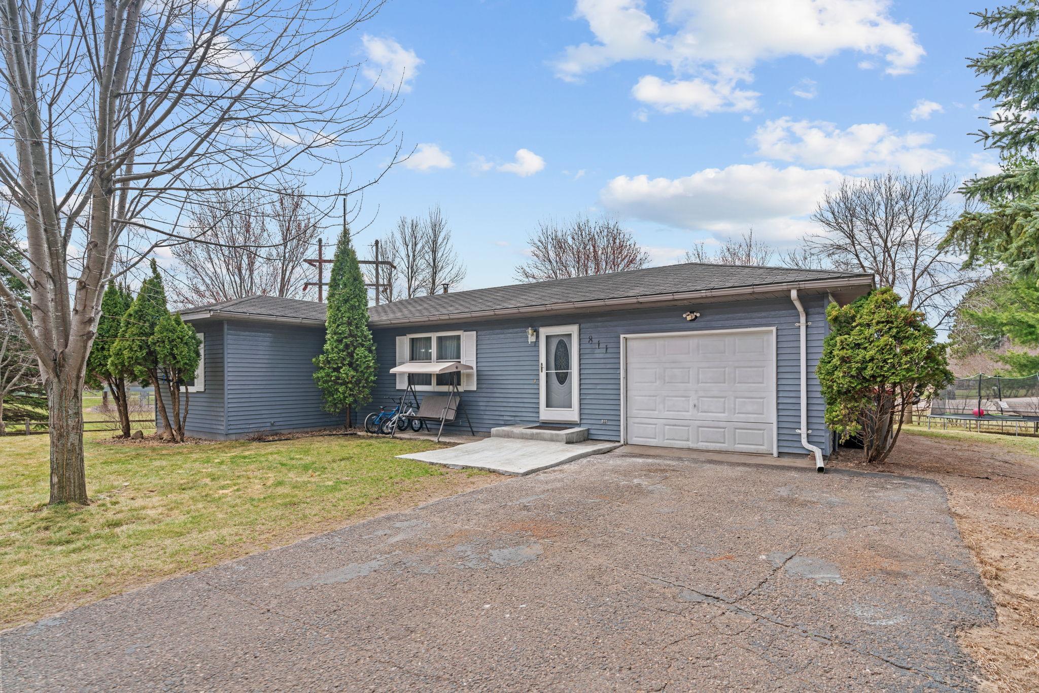 811 Page Street Southwest Isanti, MN 55040 - Photo 4 of 41