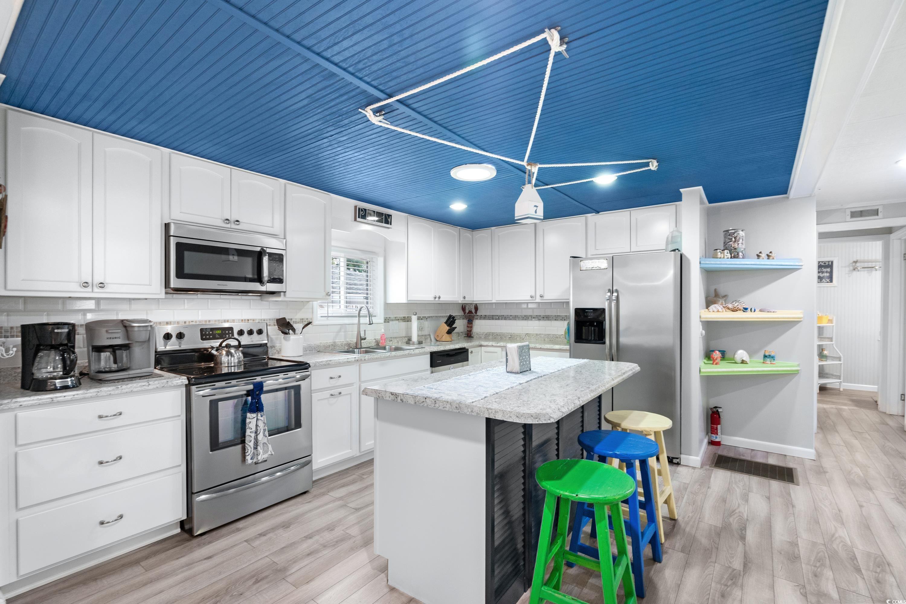 404 E Lake Surfside Beach, SC 29575 - Photo 9 of 40