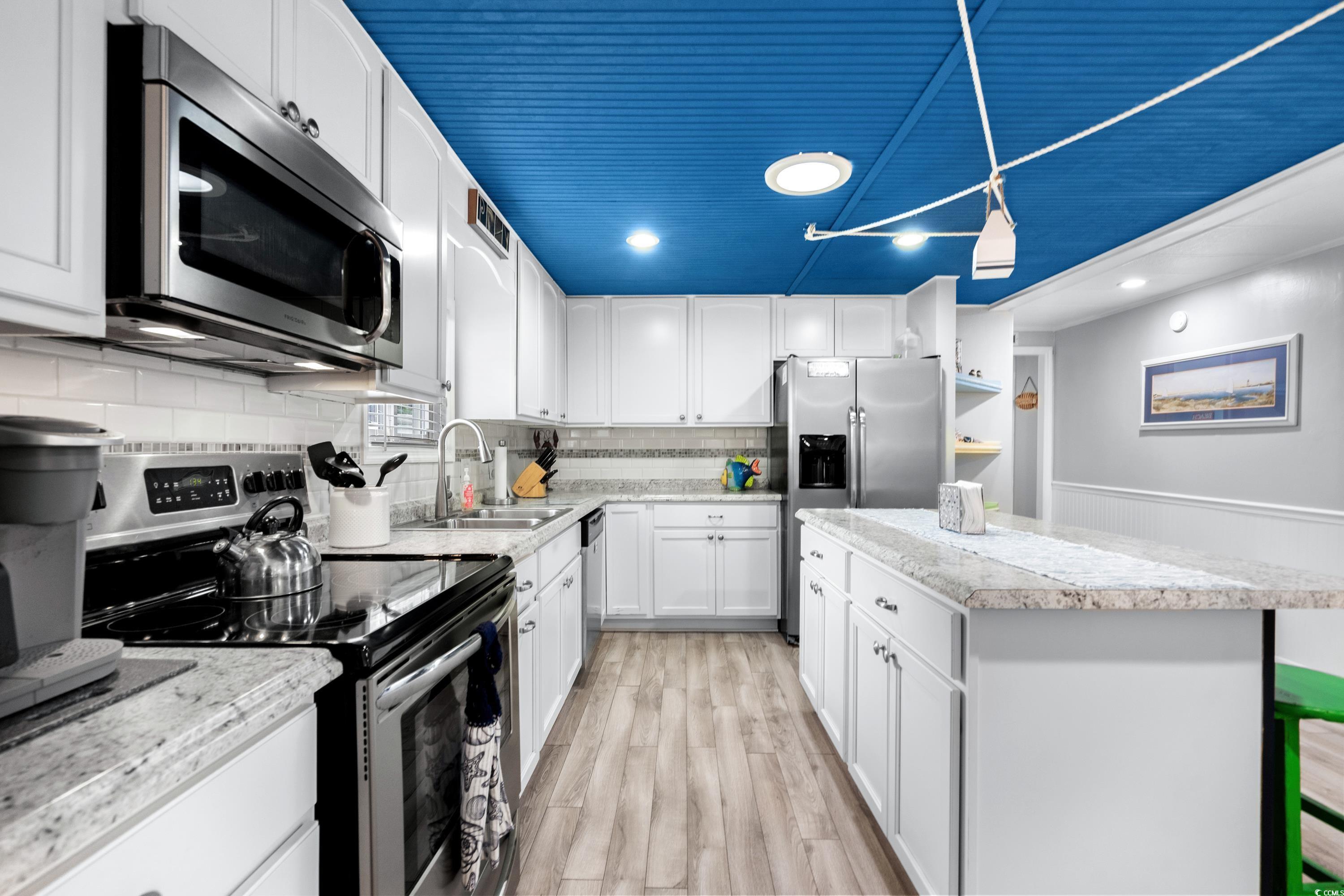 404 E Lake Surfside Beach, SC 29575 - Photo 10 of 40